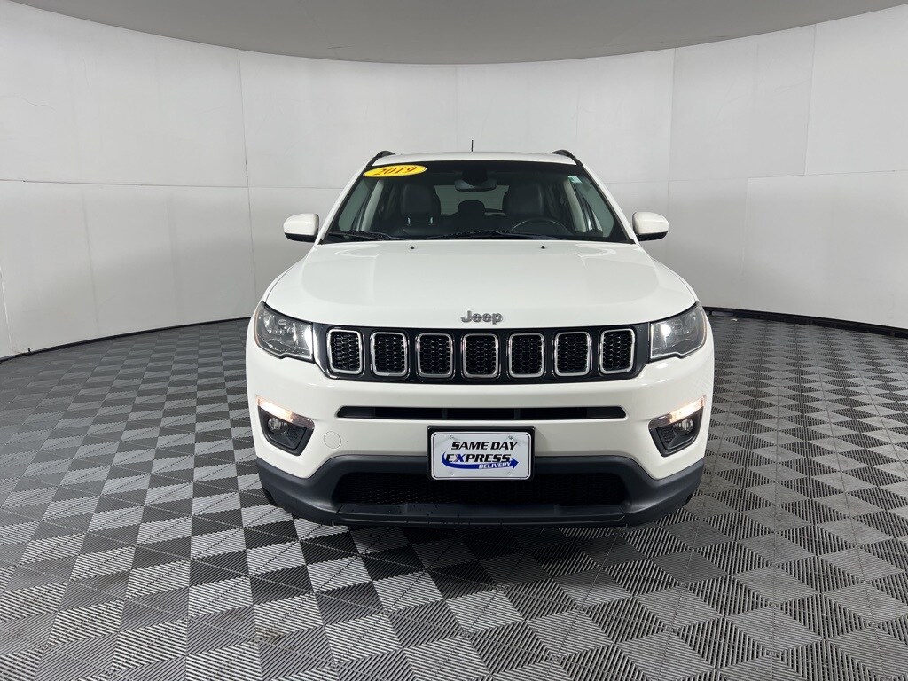 2019 Jeep Compass Latitude photo 2