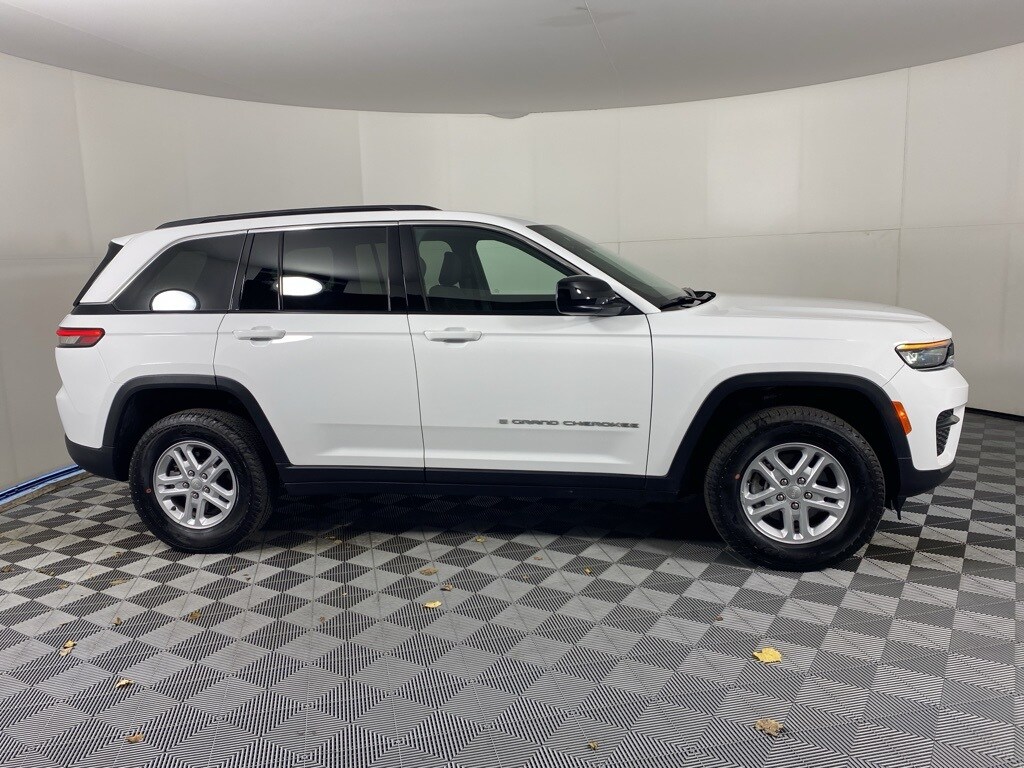 Used 2025 Jeep Grand Cherokee Laredo SUV