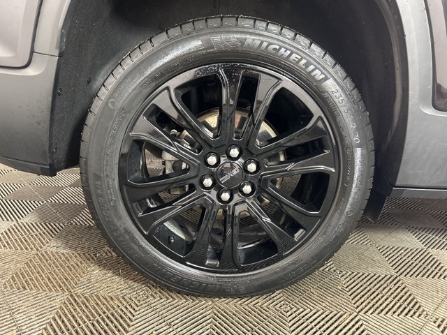 Used 2022 GMC Acadia SLE with VIN 1GKKNRL45NZ174988 for sale in Bowmansville, NY