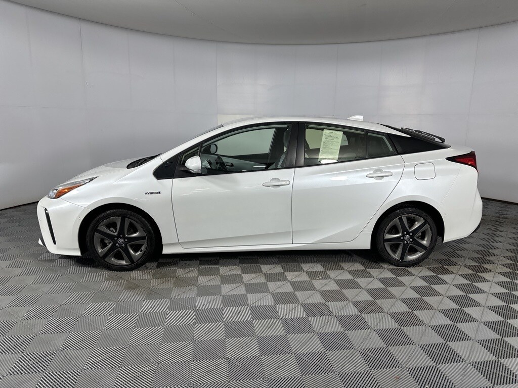 Used 2021 Toyota Prius XLE Hatchback