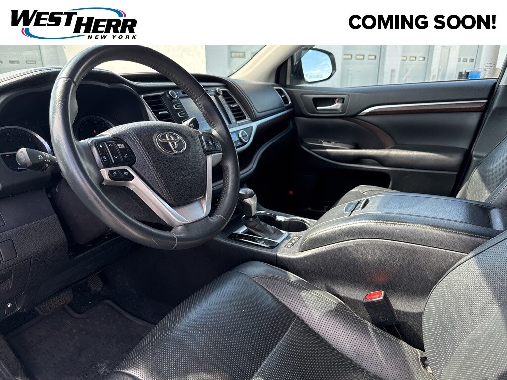2016 Toyota Highlander Limited photo 2