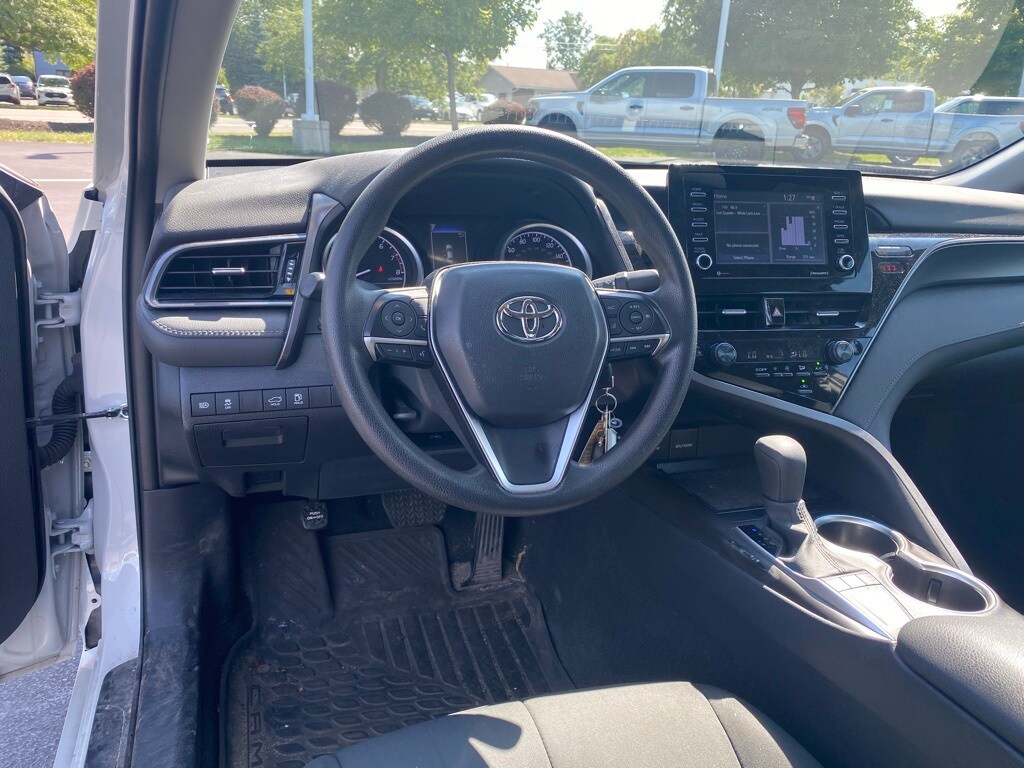 2023 Toyota Camry LE photo 2