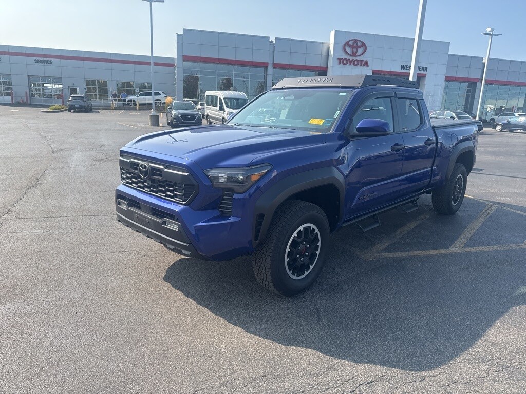 2024 Toyota Tacoma TRD Off-Road photo 3