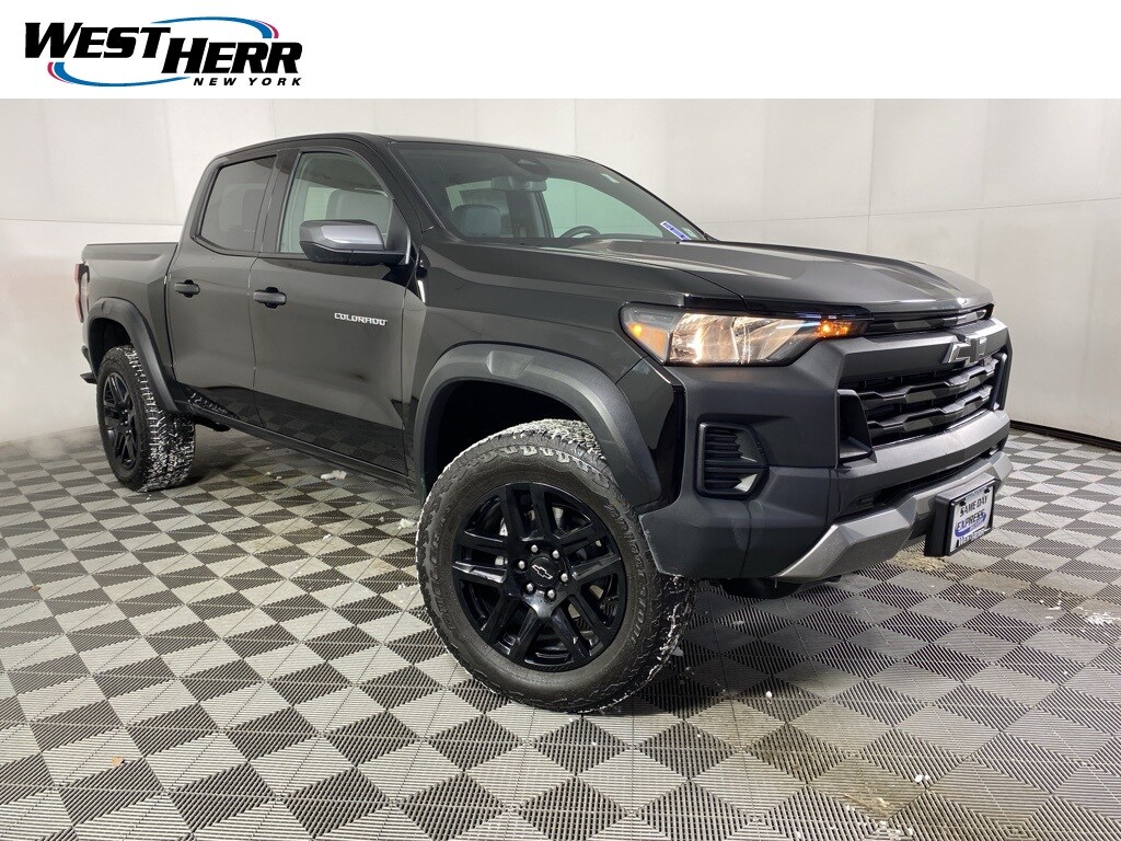 Used 2025 Chevrolet Colorado Trail Boss Truck Crew Cab