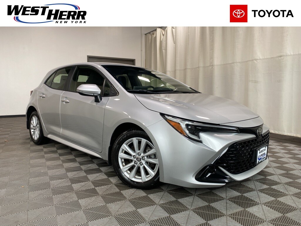 Used 2023 Toyota Corolla Hatchback SE Hatchback