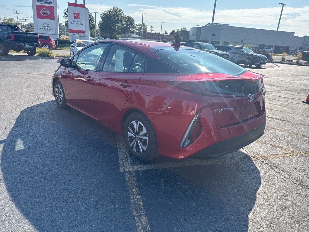 2017 Toyota Prius Prime Premium photo 4