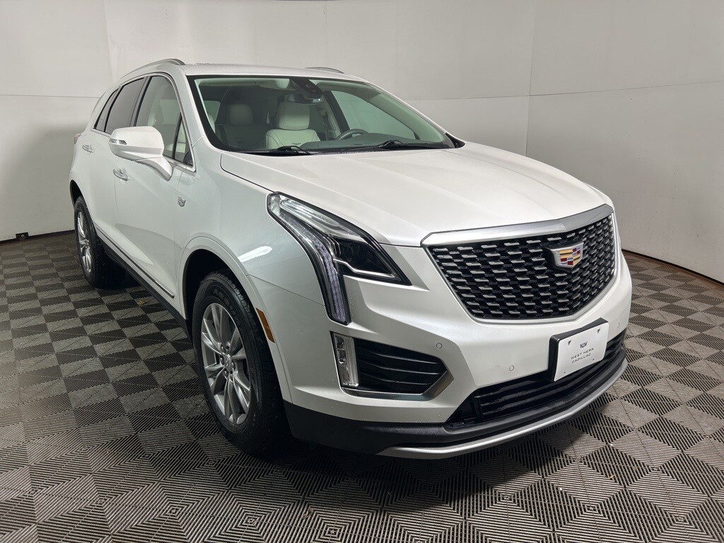 2022 Cadillac XT5 Premium Luxury photo 3