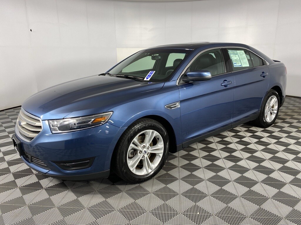 2018 Ford Taurus SEL photo 4
