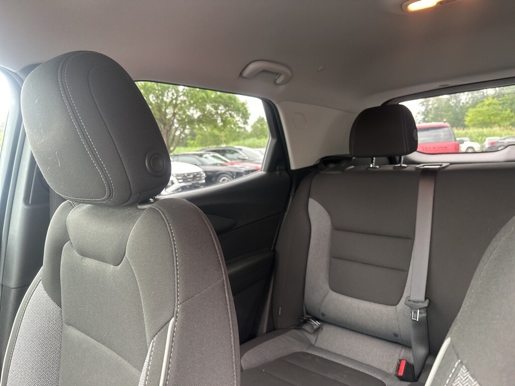 2021 Chevrolet Trailblazer LT photo 2