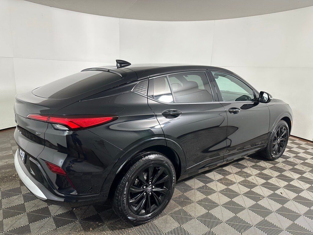 2024 Buick Envista ST photo 3