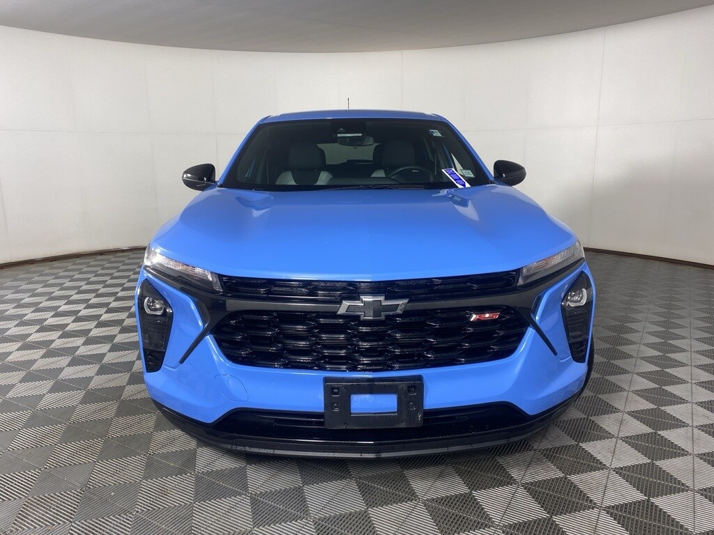 2024 Chevrolet Trax photo 2
