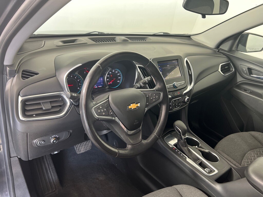 2022 Chevrolet Equinox LT photo 3