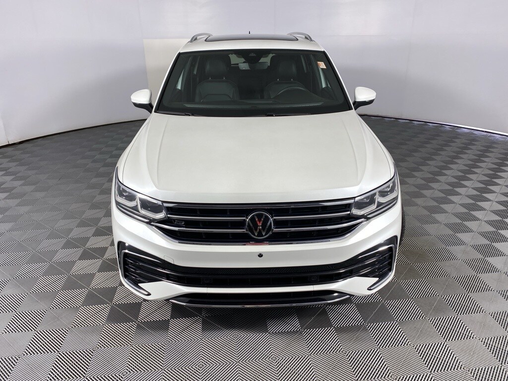 2022 Volkswagen Tiguan SEL Premium R-Line photo 2