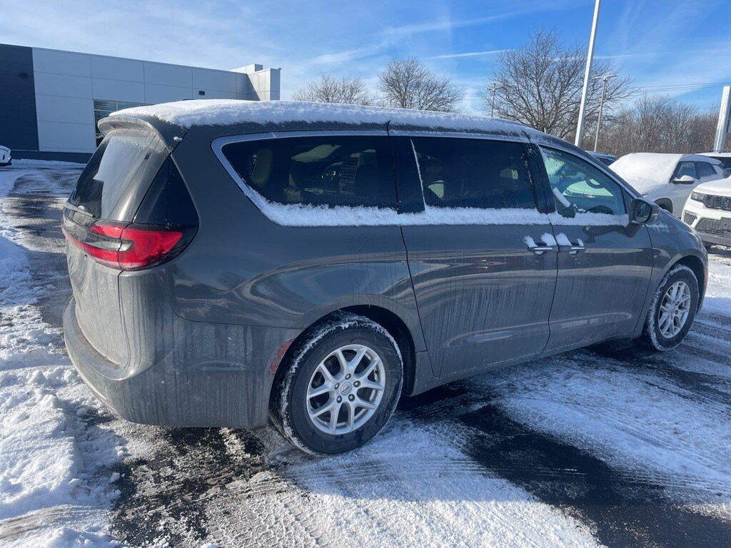 Used 2021 Chrysler Pacifica Touring L Van Passenger Van