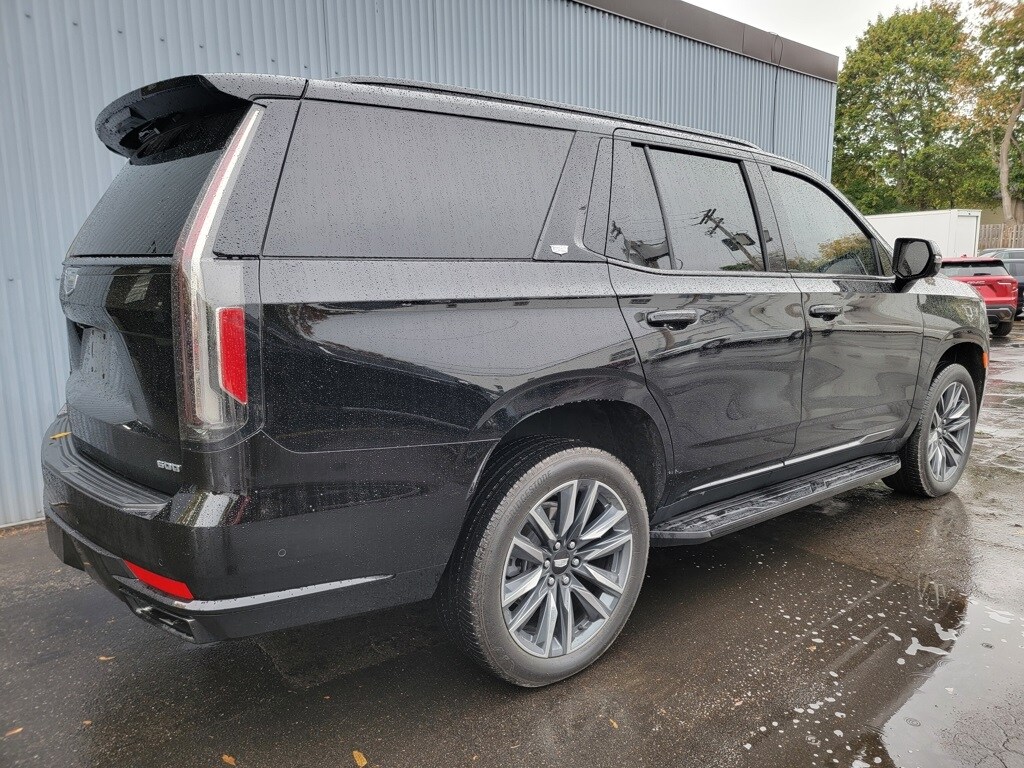 2024 Cadillac Escalade Sport photo 2
