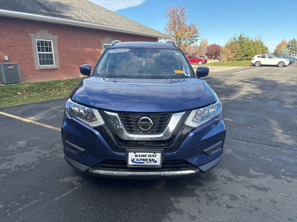 2020 Nissan Rogue SV photo 3