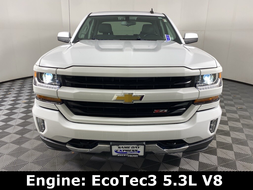 2017 Chevrolet Silverado 1500 LT2 photo 2