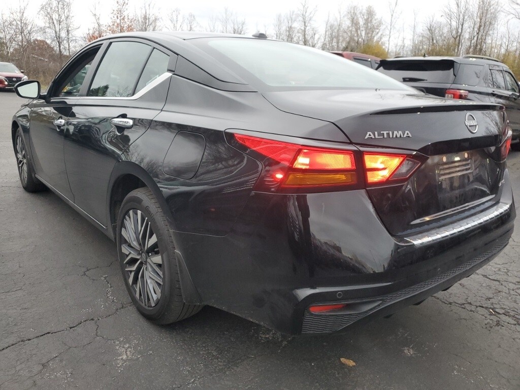 Used 2023 Nissan Altima 2.5 SV Sedan