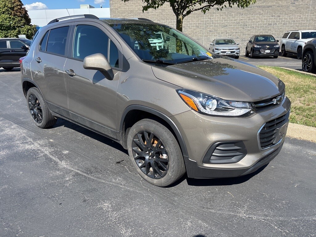 2022 Chevrolet Trax LT photo 2