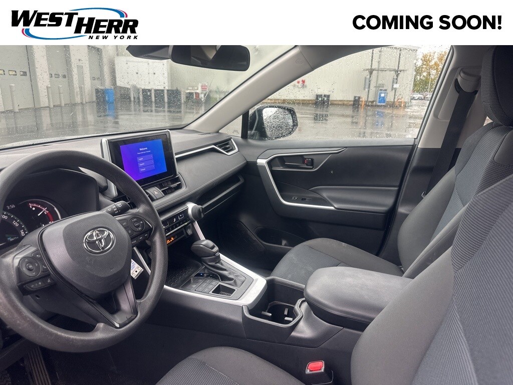 2023 Toyota RAV4 LE photo 2