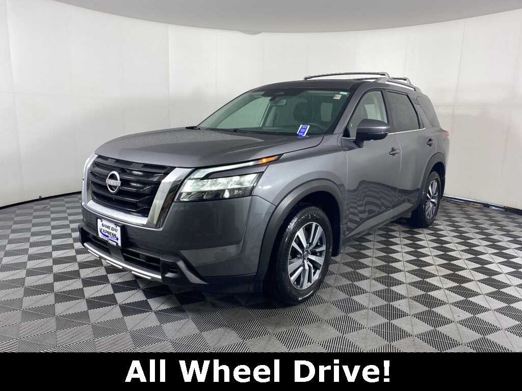 2024 Nissan Pathfinder SL photo 3