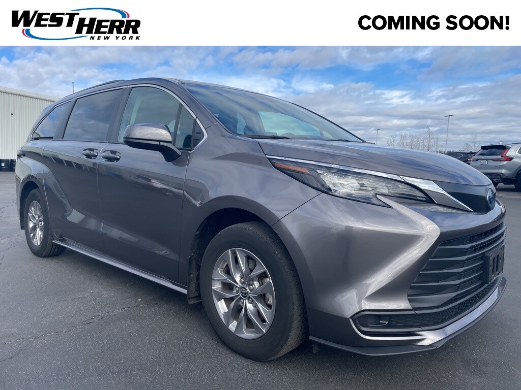 Used 2024 Toyota Sienna LE 8 Passenger Van Passenger Van