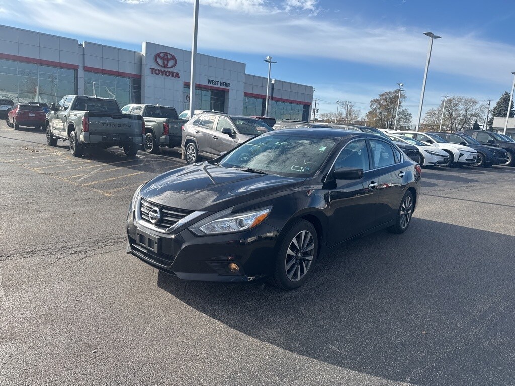 Used 2017 Nissan Altima 2.5 Sedan