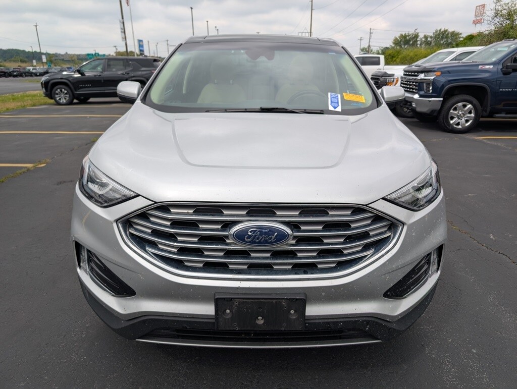 2019 Ford Edge SEL photo 2