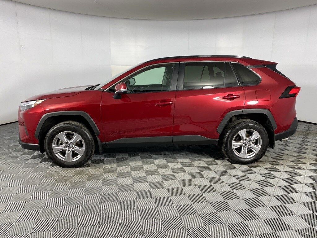 2023 Toyota RAV4 XLE photo 4