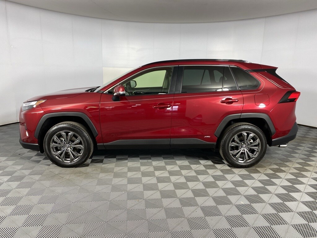 2022 Toyota RAV4 Hybrid XLE Premium photo 4