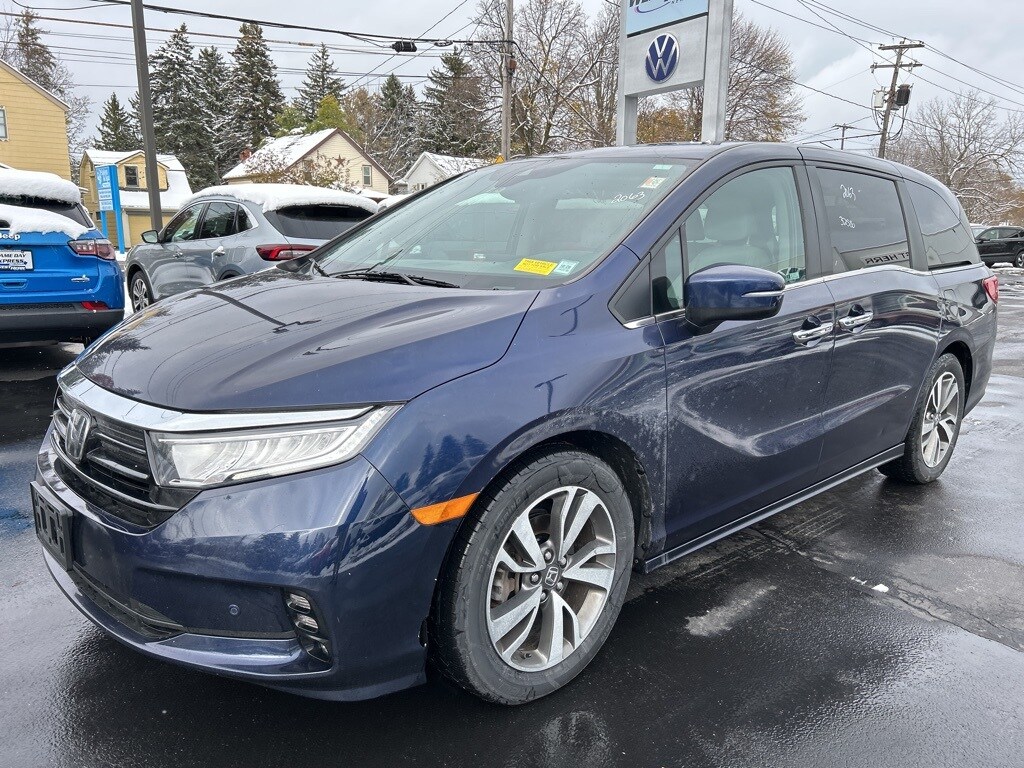 2023 Honda Odyssey Touring photo 3