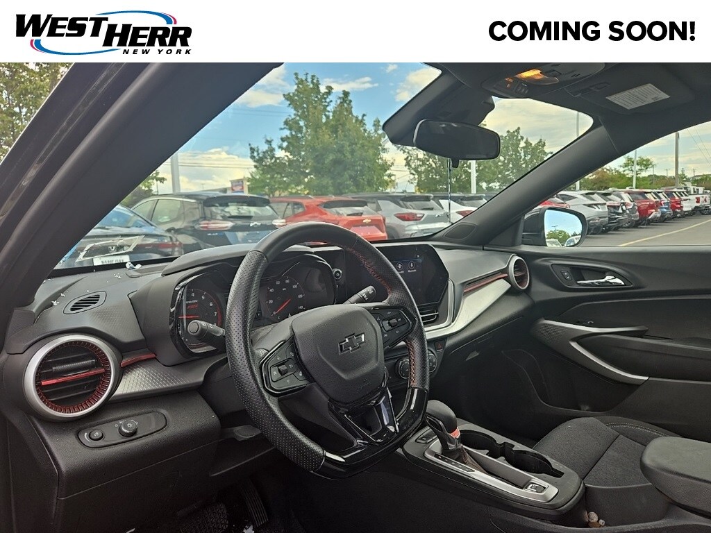 2024 Chevrolet Trax photo 2