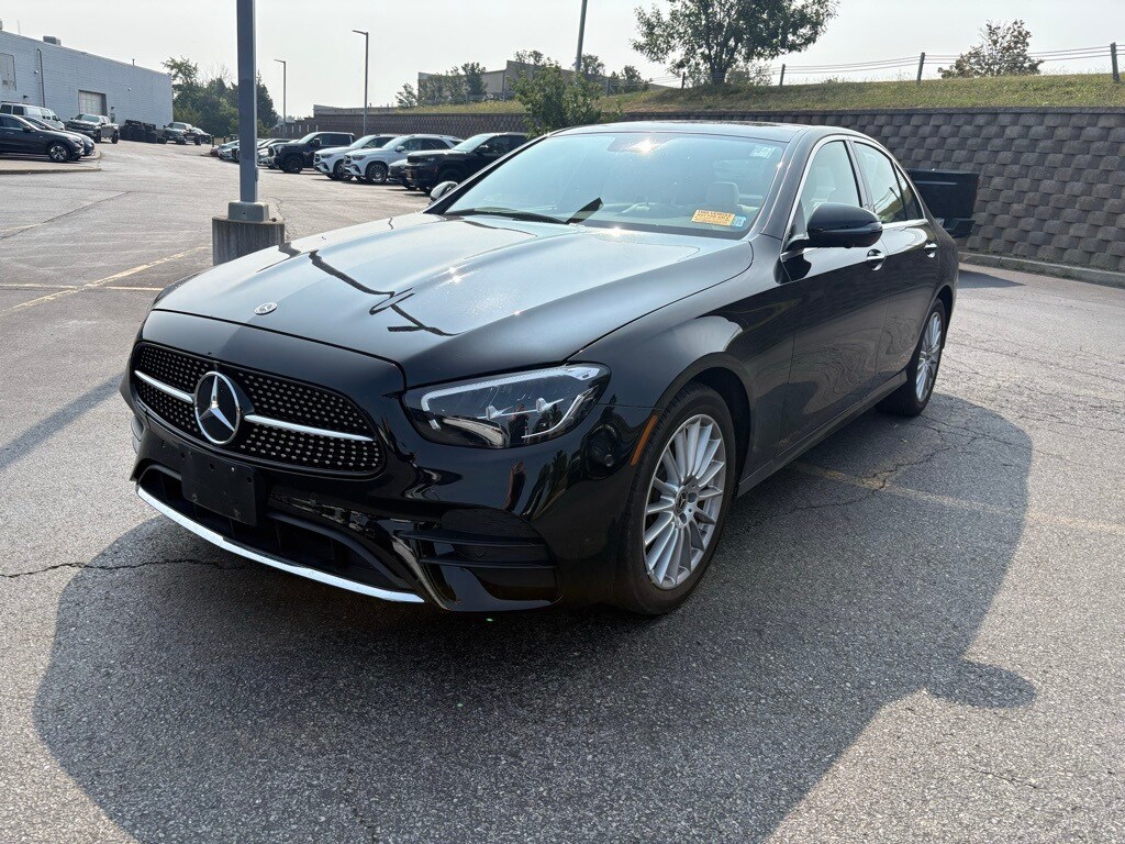 2023 Mercedes Benz E 350 4MATIC Sedan photo 3