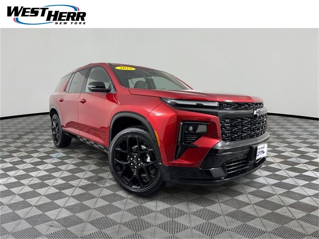 Used 2025 Chevrolet Traverse RS SUV
