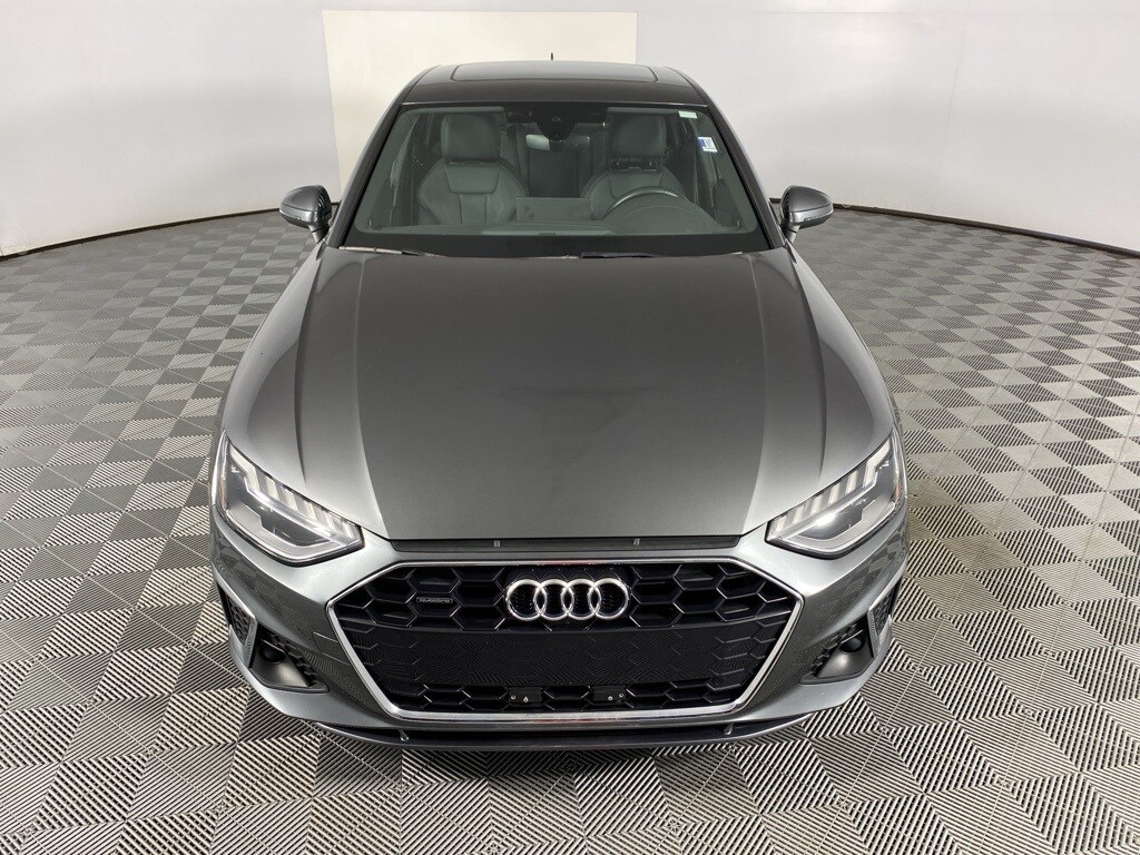 2023 Audi A4 S line Quattro Premium Plus photo 2