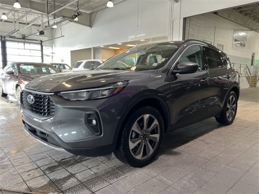 Used 2025 Ford Escape Platinum SUV