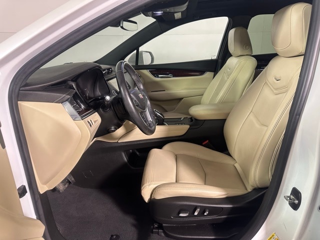 Used 2017 Cadillac XT5 Luxury with VIN 1GYKNDRSXHZ245704 for sale in Bowmansville, NY