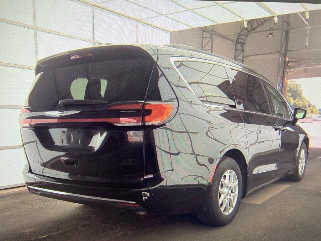 Used 2022 Chrysler Pacifica Touring L with VIN 2C4RC1BG4NR175637 for sale in Bowmansville, NY