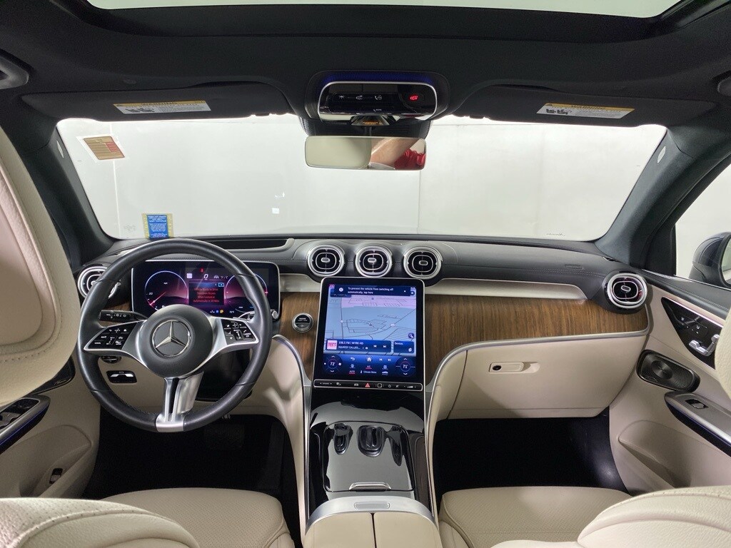 2023 Mercedes Benz GLC 300 4MATIC photo 2