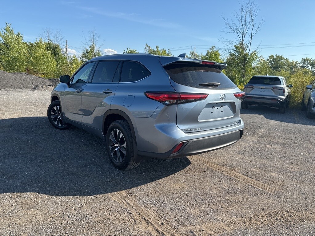 2022 Toyota Highlander XLE photo 4