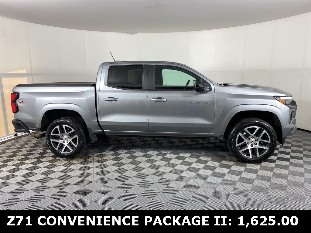 2023 Chevrolet Colorado Z71 photo 3