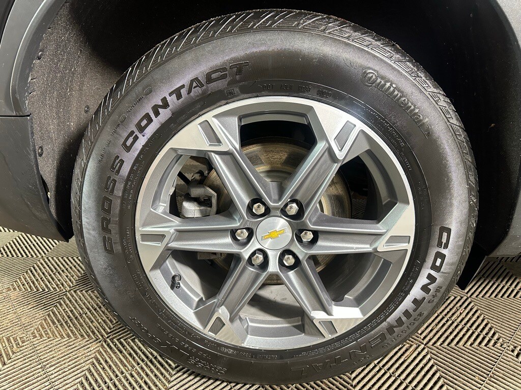 2023 Chevrolet Blazer 2LT photo 2