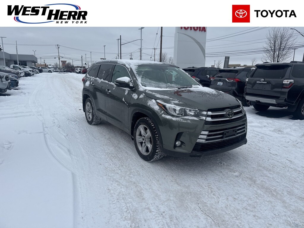 Used 2018 Toyota Highlander Limited V6 SUV