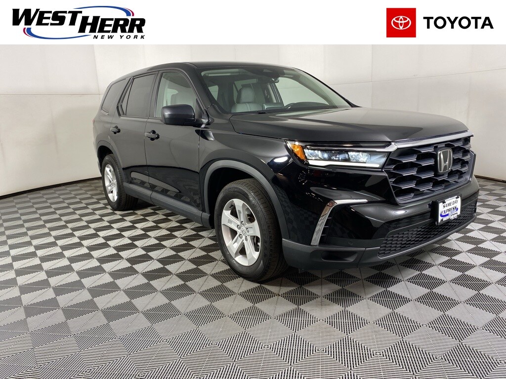 Used 2023 Honda Pilot LX SUV