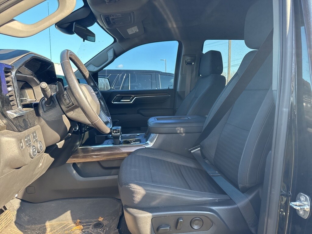 2022 Chevrolet Silverado 1500 LT Trail Boss photo 2