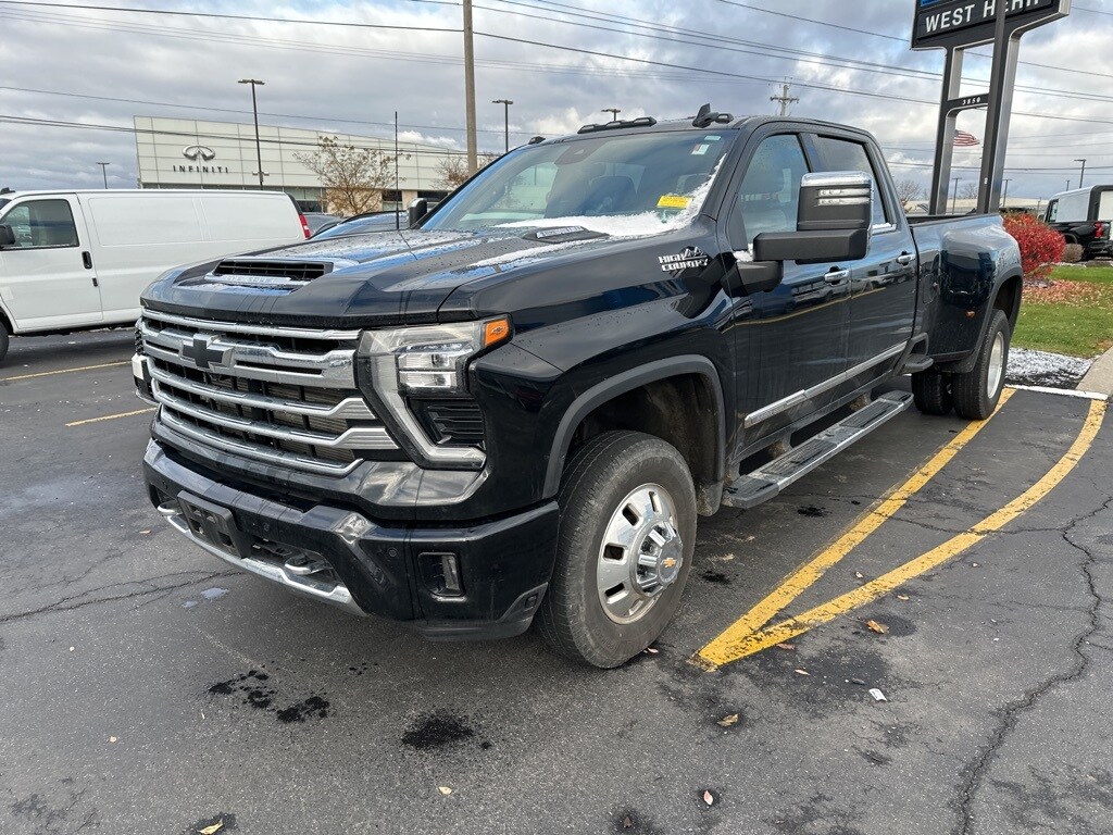 Used 2024 Chevrolet Silverado 3500 HD High Country Truck Crew Cab