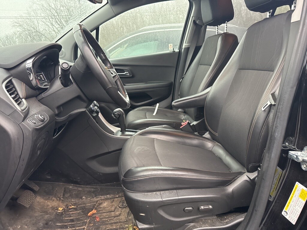 2022 Chevrolet Trax LT photo 4