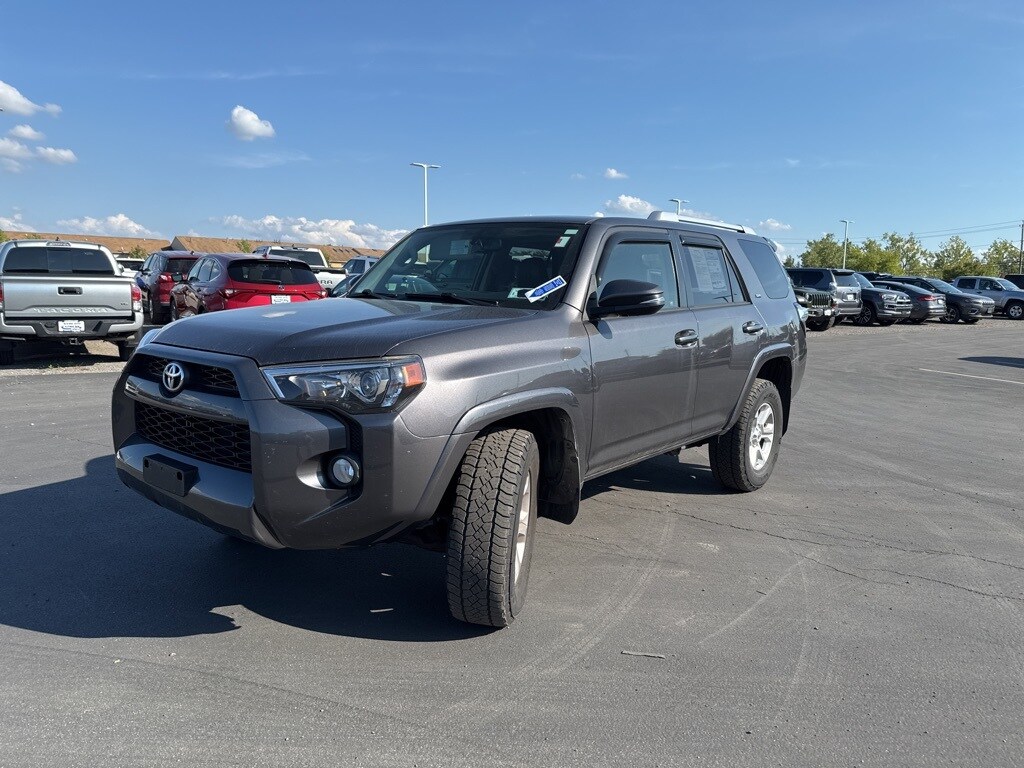 2018 Toyota 4Runner SR5 Premium photo 4