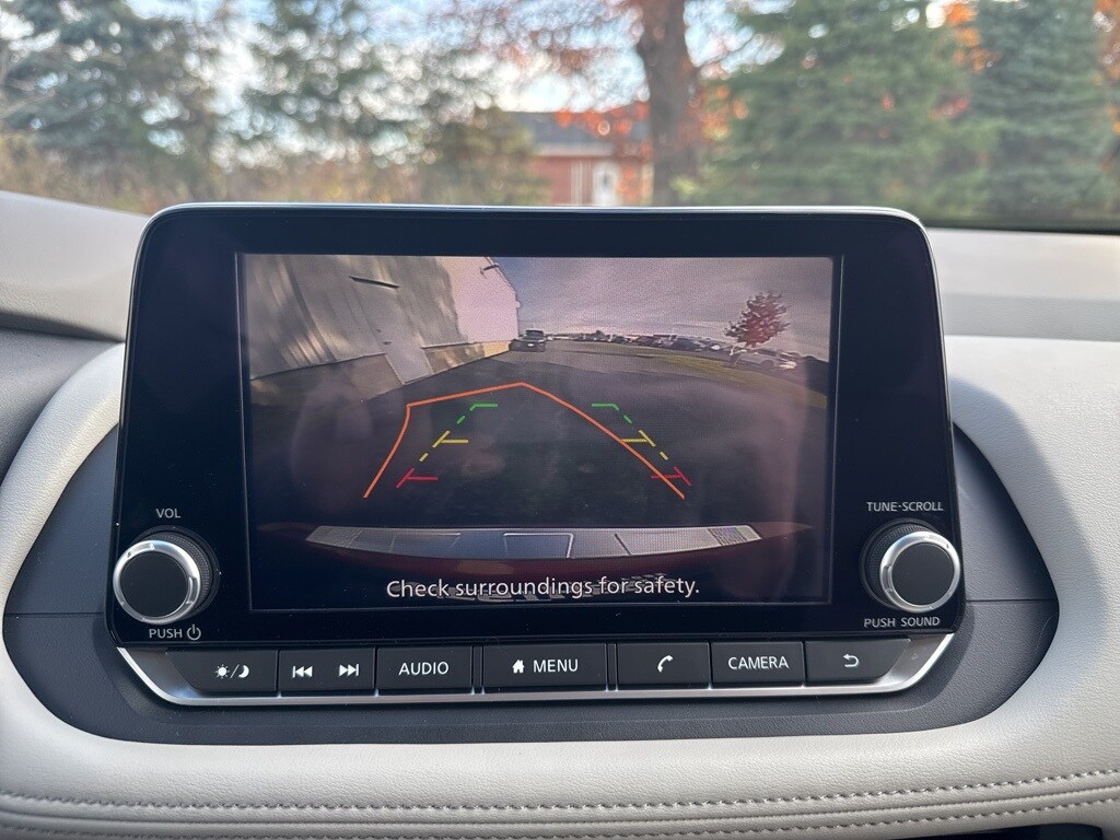 2025 Nissan Rogue SV photo 3