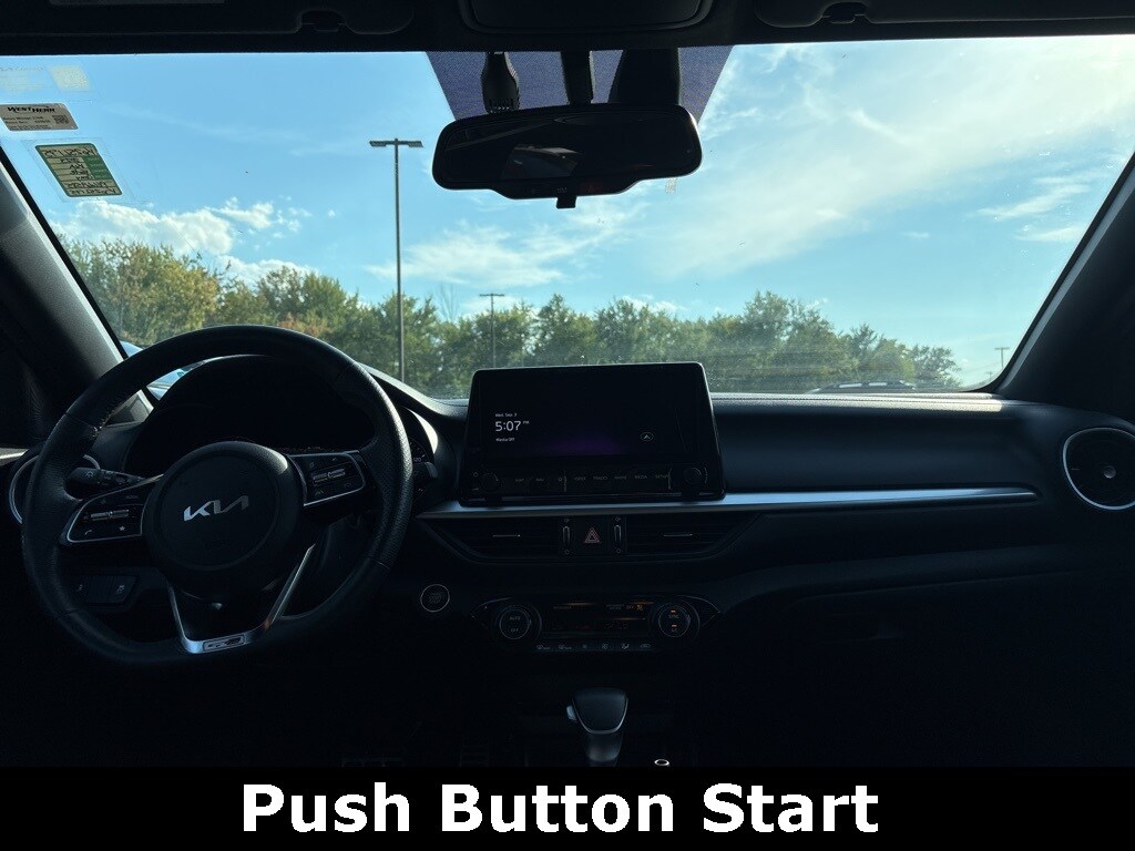 2023 Kia Forte GT-Line photo 2